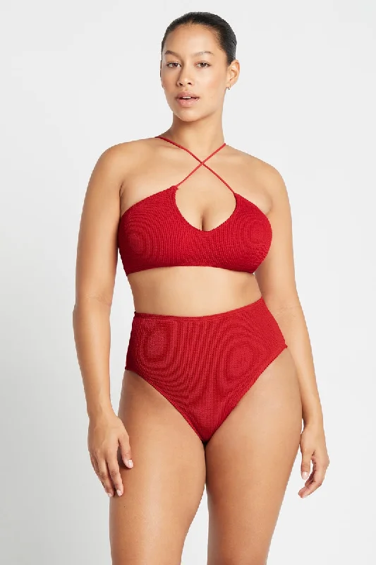 bound056e-baywatch-red-selena-crop-eco